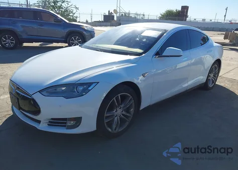 2013 Tesla Model S из США, поврежденный, VIN 5YJSA1CN3DFP22010